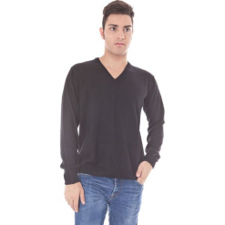 Sweter w kolorze czarnym. Czarne swetry przez głowę męskie Just Cavalli, Calvin Klein, Lee. W wyprzedaży za 129.95 zł.