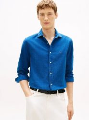 Tommy Hilfiger koszula dżinsowa Mężczyźni Regular Fit Bawełna (100%) niebieski, M. Niebieskie koszule męskie Tommy Hilfiger, na lato, m, bez wzorów, z bawełny, eleganckie, bez kołnierzyka, bez ramiączek. Za 379.95 zł.