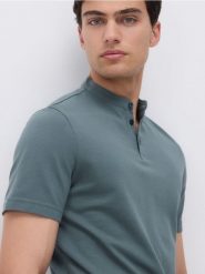 Koszulka polo regular ze stójką - jasny zielony. Zielone koszulki polo męskie Reserved, l, bez wzorów, z bawełny, bez ramiączek. Za 69.99 zł.