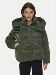 ONLY Kurtka zimowa Bergen 15351969 Zielony Oversize. Zielone kurtki damskie Only, na zimę, s, bez wzorów, z syntetyku, bez kaptura. Za 349.99 zł.