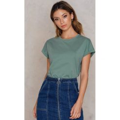 Rut&Circle Klasyczny T-shirt Ellen - Green. Zielone t-shirty damskie Rut&Circle, z klasycznym kołnierzykiem. Za 80.95 zł.