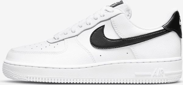 Nike Nike buty sportowe WMNS Air Force 1 '07 DD8959 103 41. Obuwie sportowe damskie Nike, bez wzorów. Za 515.10 zł.