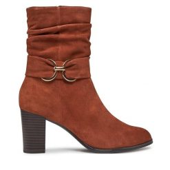 Botki Caprice. Brązowe botki damskie Caprice, bez obcasa, na słupku, bez zapięcia. Za 499.99 zł.