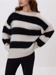 Sweter z moherem - wielobarwny. Swetry damskie Reserved, l, bez wzorów, z dzianiny, bez kołnierzyka, bez ramiączek, bez kaptura. Za 299.99 zł.