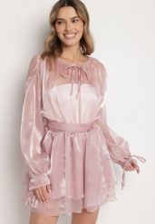 Różowa Sukienka Ozdobiona Wiązaniem i Paskiem Nivoren. Czerwone sukienki dla dziewczynek Born2be, bez wzorów, eleganckie, bez ramiączek, długie. Za 139.99 zł.