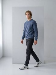 Bluza crewneck basic z domieszką bawełny - granatowy. Niebieskie bluzy męskie Sinsay, l, bez wzorów, z bawełny, bez kaptura. Za 29.99 zł.