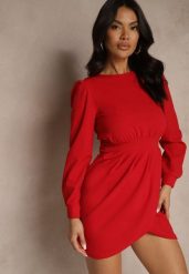 Czerwona Sukienka Ozdobiona Bufiastymi Rękawami i Marszczeniem Vedelli. Czerwone sukienki damskie Renee, na co dzień, l, bez wzorów, eleganckie, bez kołnierzyka, bez ramiączek, mini, kopertowe. Za 119.99 zł.