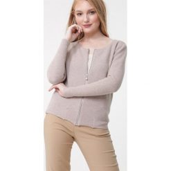 Beżowy Kardigan Joleanne. Brązowe kardigany damskie Born2be, l, bez wzorów. Za 79.99 zł.