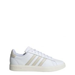 Buty Grand Court Cloudfoam Comfort. Białe obuwie sportowe damskie Adidas, bez wzorów, z materiału, trekkingowe. W wyprzedaży za 303.20 zł.