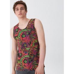 Tank top z nadrukiem Rick and Morty - Czarny. Czarne t-shirty męskie House, l, bez wzorów, bez kołnierzyka. Za 49.99 zł.