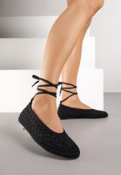 Czarne Balerinki Vices z Szydełkową Cholewką i Wiązaniem Wokół Kostki Ernelia. Czarne baleriny damskie Renee, bez wzorów, z jeansu, eleganckie, bez obcasa. Za 79.99 zł.