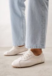 Beżowe Sneakersy Kultowe Tenisówki Y2K z Imitacji Zamszu Nerialle. Brązowe trampki i tenisówki damskie Renee, bez wzorów, z koronki, retro, bez zapięcia. Za 79.99 zł.