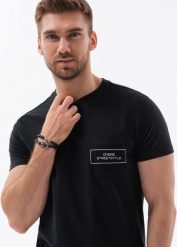 Ombre Bawełniany męski t-shirt z nadrukiem na kieszonce Ombre Streetstyle czarny V1 OM-TSCT-0108 L. Czarne t-shirty męskie Ombre, l, bez wzorów, z bawełny, bez kołnierzyka. Za 49.99 zł.