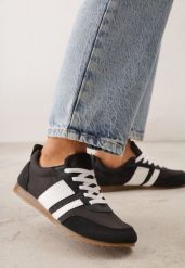 Czarne Sneakersy w Stylu Klasycznych Tenisówek z Marszczeniem z Tyłu Aiglise. Czarne obuwie sportowe damskie Renee, bez wzorów, z jeansu, tenisowe. Za 109.99 zł.