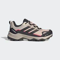 Buty hikingowe Terrex Skychaser AX5 GORE-TEX. Białe trekkingi damskie Adidas, do biegania, gore-tex. Za 529.00 zł.