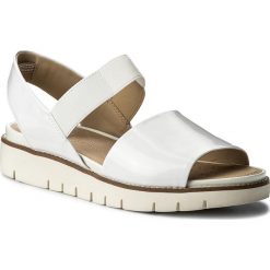 Sandały GEOX - D Darline C D721YC 000HH C1000 White. Białe klapki damskie Geox, bez wzorów, z lakierowanej skóry, bez obcasa, bez zapięcia. W wyprzedaży za 209.00 zł.