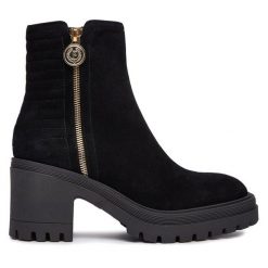 Botki Pollini. Czarne botki damskie Pollini, bez obcasa, na słupku, bez zapięcia. Za 1,949.00 zł.