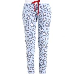 Juvia LEOPARD JOGGER Spodnie treningowe blue. Spodnie sportowe damskie Juvia, z bawełny. Za 579.00 zł.