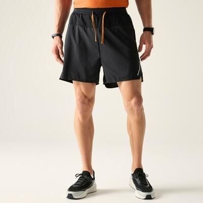 Męskie spodenki Ultimate II. Czarne krótkie spodenki sportowe męskie Dare 2b, m, bez wzorów, z materiału, trekkingowe. Za 169.99 zł.