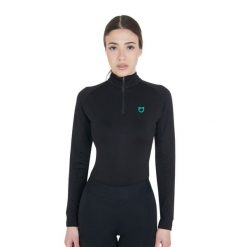 Damska dopasowana koszulka z długim rękawem jako warstwa bazowa. Czarne t-shirty damskie EQUESTRO, l, bez wzorów, z nylonu, sportowe, bez kołnierzyka. Za 117.90 zł.