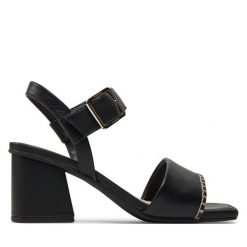 Sandały Clarks. Czarne klapki damskie Clarks, bez wzorów, bez obcasa, na słupku, bez zapięcia. Za 289.99 zł.