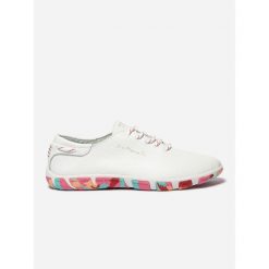 Buty sportowe damskie TBS Confort. Białe obuwie sportowe damskie TBS, bez wzorów, tenisowe. Za 427.30 zł.