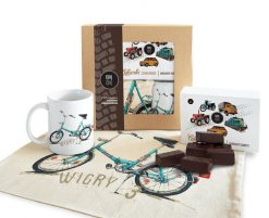 Wigry 3 — paczka (Zawartość paczki: koszulka, torba, kubek, słodycze; Rozmiar koszulki / bluzy: XL (damska); Kolor koszulki / bluzy: czarny; Rodzaj na. Czarne bluzy damskie nikiniki, s, bez wzorów, z bawełny, bez kaptura. Za 179.00 zł.