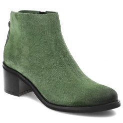 Zielone Botki Nessi Damskie Modne Obuwie Skórzane. Zielone botki damskie Nessi, na jesień, bez obcasa, bez zapięcia. Za 349.00 zł.