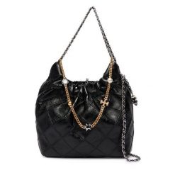 Torebka Tory Burch. Czarne torebki do ręki damskie Tory Burch, bez wzorów, klasyczne, bez dodatków. Za 2,699.00 zł.