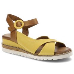 Żółte Sandały Artiker Wygodne Skórzane Buty. Żółte klapki damskie Artiker, bez wzorów, ze skóry, bez obcasa, na koturnie, bez zapięcia. Za 239.00 zł.