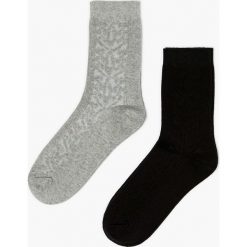 2 pack skarpet z ozdobnym wzorem czarny, szary. Czarne skarpety damskie MOODO, bez wzorów, z bawełny. W wyprzedaży za 14.99 zł.