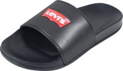 Levi`s Klapki damskie Levi's Pool czarne VPOL0187S-0003 39. Czarne klapki damskie bez wzorów, sportowe, bez obcasa. Za 74.15 zł.