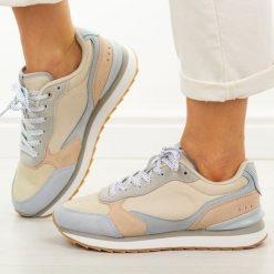 Niebieskie sneakersy damskie McArthur Ma2512w. Niebieskie obuwie sportowe damskie McArthur, bez wzorów, z dresówki. Za 239.00 zł.