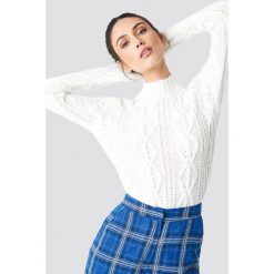 NA-KD Sweter z warkoczowym splotem - White. Swetry damskie marki NA-KD. Za 161.95 zł.