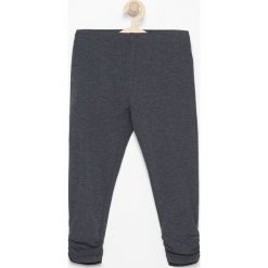 Legginsy 3/4 - Szary. Legginsy damskie marki Reserved. W wyprzedaży za 9.99 zł.