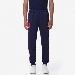 Slim fit dresowe spodnie Stade Français 222 Banda Rastoria 2024/25. Niebieskie spodnie sportowe męskie Kappa, bez wzorów, z dresówki. Za 255.30 zł.