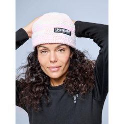 Kapelusz - Damski - Freeride - Powder Rose. Czerwone czapki i kapelusze damskie POEDERBAAS, na zimę, bez wzorów, z polaru, retro. Za 221.12 zł.