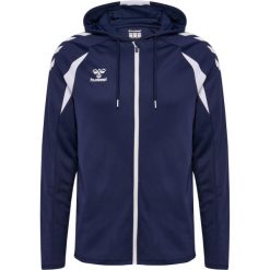 Bluza dresowa z kapturem Hummel Core 2.0. Niebieskie bluzy męskie Hummel, bez wzorów, z dresówki, z kapturem, na fitness i siłownię. Za 299.50 zł.
