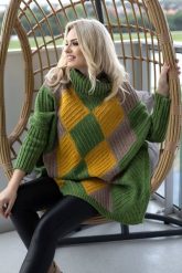 Kolorowy sweter jak ponczo z golfem wzór w romby zielony. Zielone swetry damskie PeeKaBoo, uniwersalny, bez wzorów, eleganckie, bez kołnierzyka, bez ramiączek, długie, bez kaptura. Za 329.00 zł.