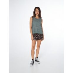 Koszulka damska Protest PRTJONNY. Zielone t-shirty damskie Protest, bez wzorów, bez kołnierzyka. Za 169.65 zł.