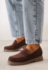 Ciemnobrązowe Mokasyny VICES z Imitacji Zamszu w Klasycznym Stylu Malaeno. Brązowe mokasyny damskie Renee, z jeansu, casualowe. Za 119.99 zł.
