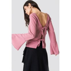 NA-KD Bluzka z wiązaniem na plecach - Pink. Bluzki damskie marki NA-KD. Za 60.95 zł.