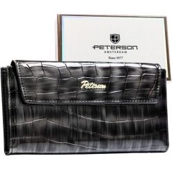 Szary portfel damski ze skóry ekologicznej zamykany na zatrzask - Peterson. Szare portfele damskie Peterson, z aplikacjami, ze skóry ekologicznej. Za 94.99 zł.