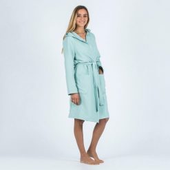 Szlafrok na basen damski Watko Compact z mikrofibry. Niebieskie szlafroki damskie WATKO, m, bez wzorów, z materiału, bez ramiączek, z kapturem. Za 89.99 zł.