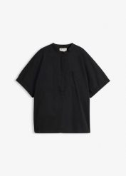 Bluzka oversize z krótkim rękawem. Czarne bluzki damskie bonprix, bez wzorów, bez kołnierzyka, bez ramiączek. Za 79.99 zł.