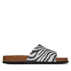 Klapki Tamaris. Czarne klapki damskie Tamaris, bez wzorów, bez obcasa. Za 209.99 zł.
