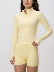 Szorty typu kolarki - jasnożółty. Żółte szorty damskie Reserved, l, bez wzorów, z dzianiny. Za 59.99 zł.