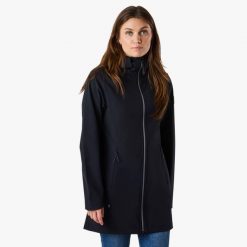 Kurtka softshell damska turystyczna wodoodporna oddychająca Trondheim. Czarne kurtki damskie SWEDEMOUNT, bez wzorów, z softshellu, bez kaptura, trekkingowe. W wyprzedaży za 359.99 zł.