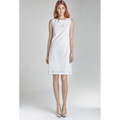 Ecru Mini Sukienka z Rozcięciem przy Dekolcie bez Rękawów. Sukienki damskie Molly.pl, z materiału, eleganckie, bez rękawów. Za 149.90 zł.