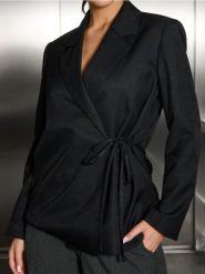 Żakiet z długimi rękawami - czarny. Czarne żakiety damskie Sinsay, l, bez wzorów. Za 79.99 zł.